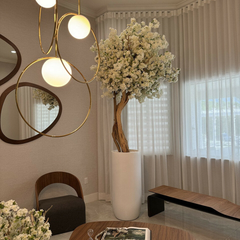 Jarrón St. Tropez beige mate con cerezo en flor blanca