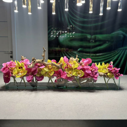Vase en verre Casa Moderna avec vandas roses et cymbides vertes