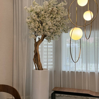 Jarrón St. Tropez beige mate con cerezo en flor blanca